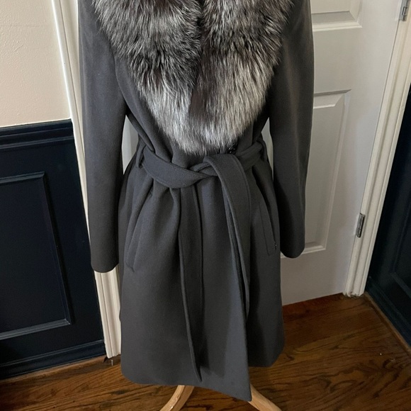 Elie Tahari Women's Sasha Wool Wrap Coat with Real Fur Collar like new Xlarge - Picture 5 of 16